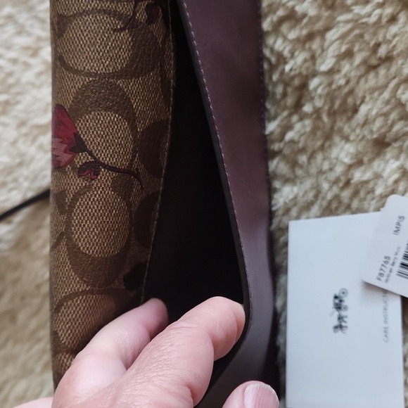 Beautiful NWT Coach Victorian Floral Hayden Berry Foldover Crossbody Clutch 🌺♥️ - Picture 8 of 17